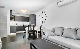 Apartment Swistackiego With Free Garage Wroclaw By Renters