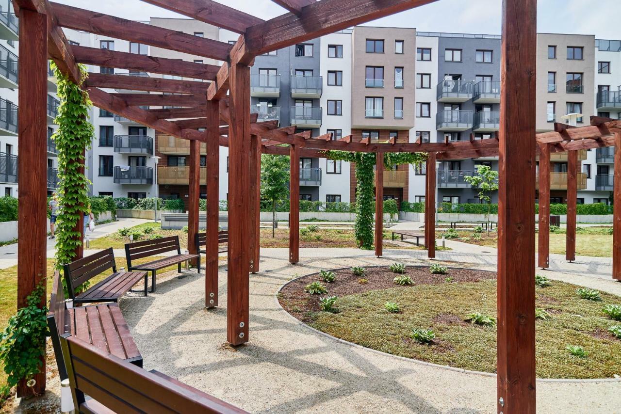 Apartment Swistackiego With Free Garage Wroclaw By Renters Экстерьер фото
